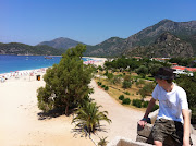 The beach at Oludeniz. The sand gives way to pebbles near the sea. (img )