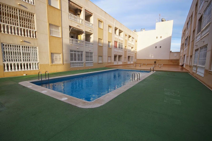 Se vendre appartement en Torrevieja-Alicante-Espagne zone playa del cura prix 39.999€ ref:FM016