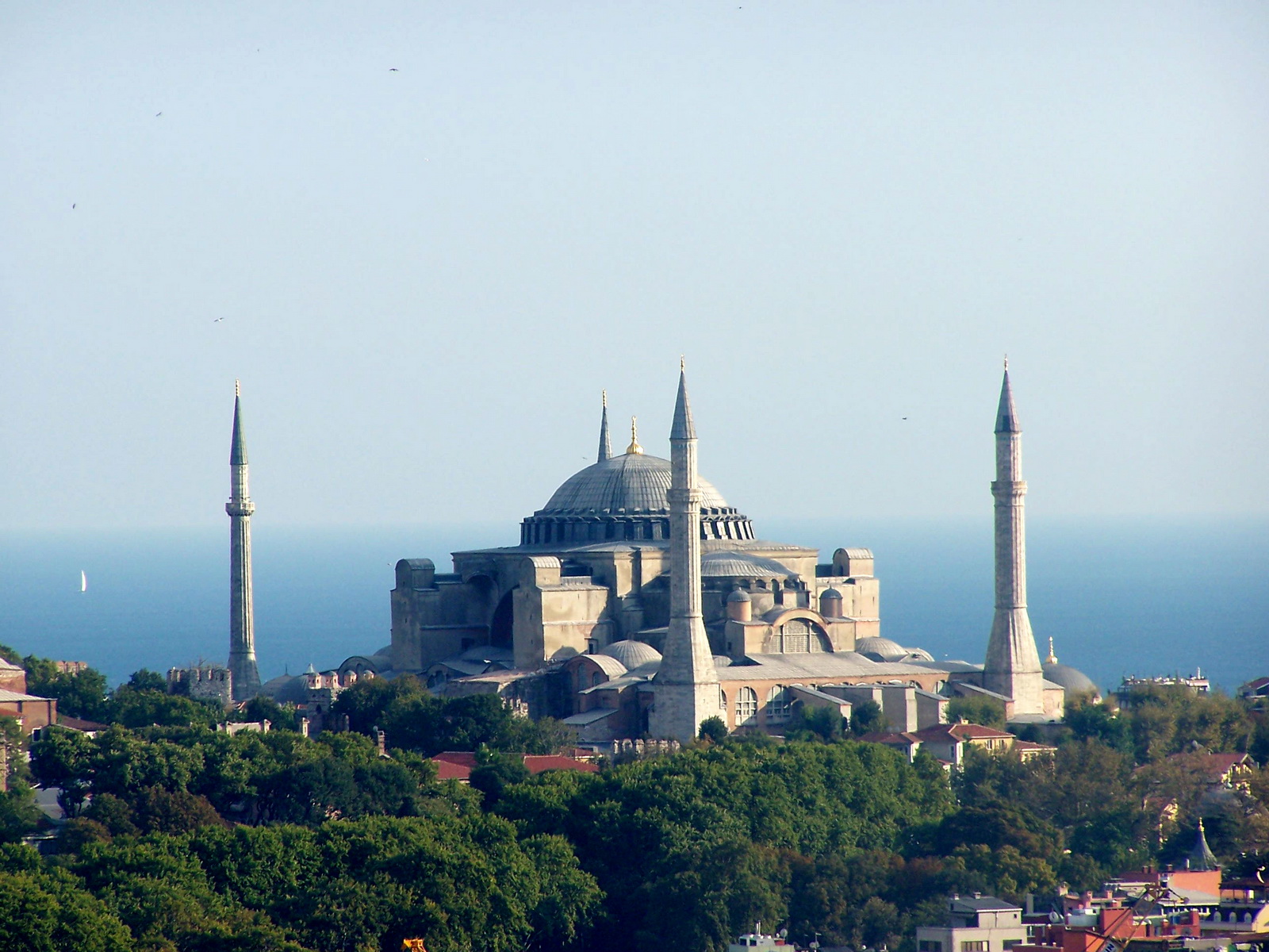 http://1.bp.blogspot.com/-BdqXr9dwjRs/UV6fCafQ_YI/AAAAAAAAClo/FHvYqrQ93lI/s1600/Sultan+Ahmed+Mosque+in+Istanbul+(1).jpg
