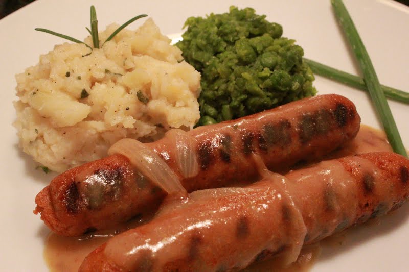 Vegan Miss It's the Bee's Knees, Daddy! Bangers and Mash with Mushy