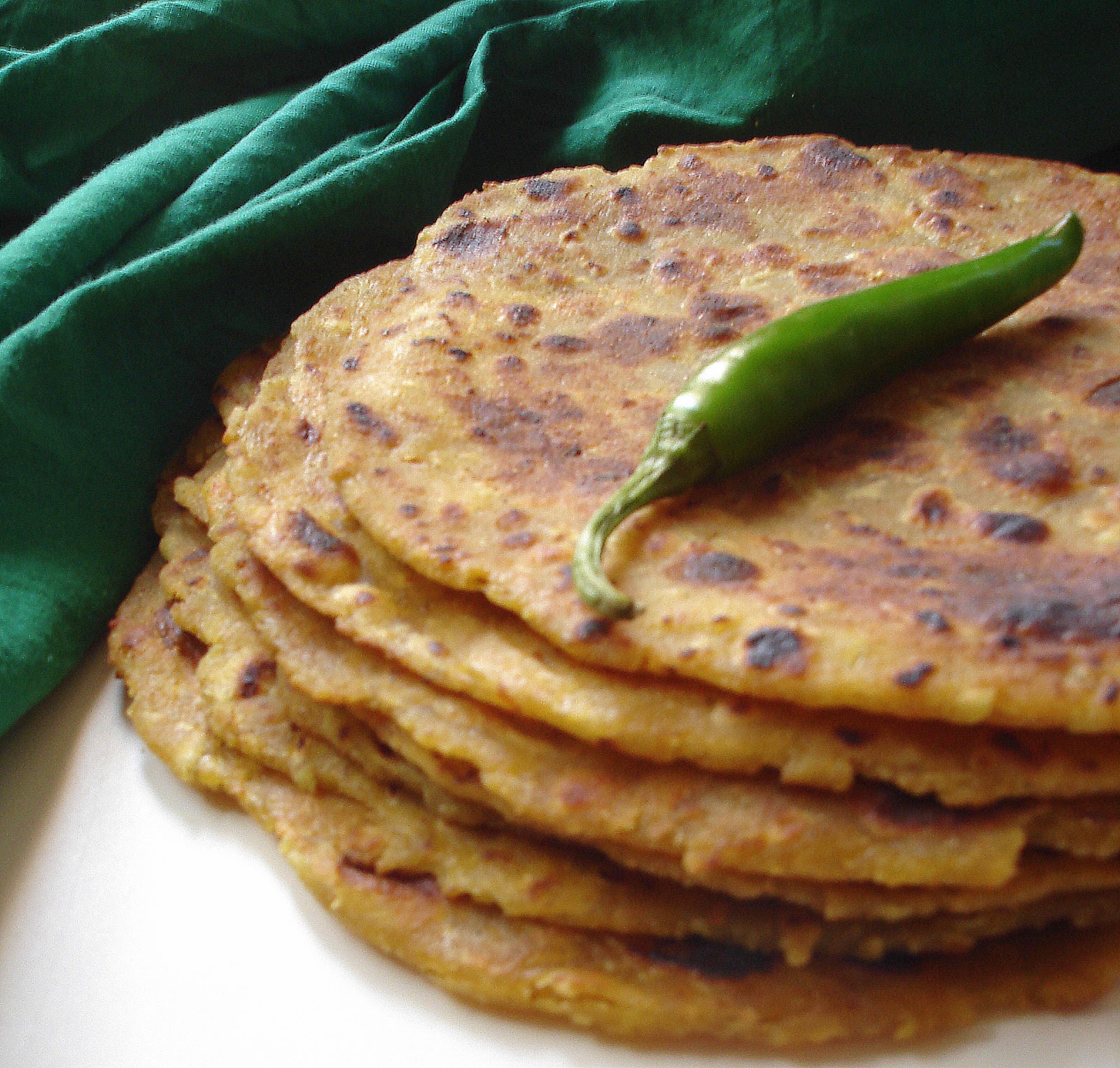 Lauki Thepla | Doodhi na Thepla | Gujarati Thepla | Indian flat bread with bottle gourd Lauki Thepla | Doodhi na Thepla | Gujarati Thepla | Indian flat bread with bottle gourd