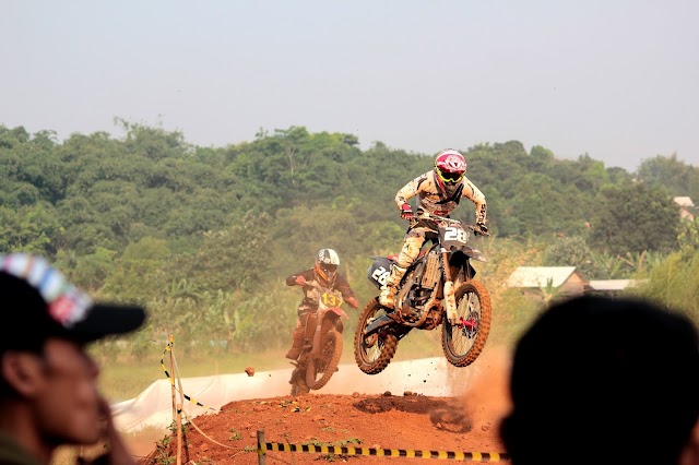 Duel Udara Moto Cross Bintaro