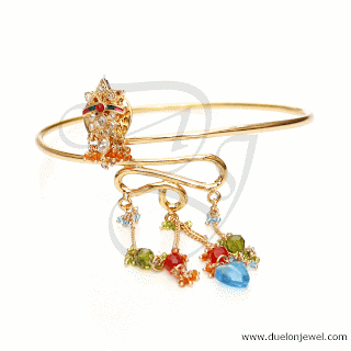 Spiral Exotic fashion Armlet at www.duelonjewel.com Duel on Jewel - Fashion Jewelry For Every Occasion