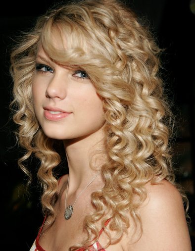 taylor swift hairstyles curly