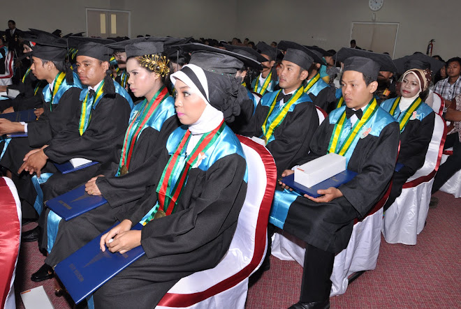 WISUDA TAHUN 2012