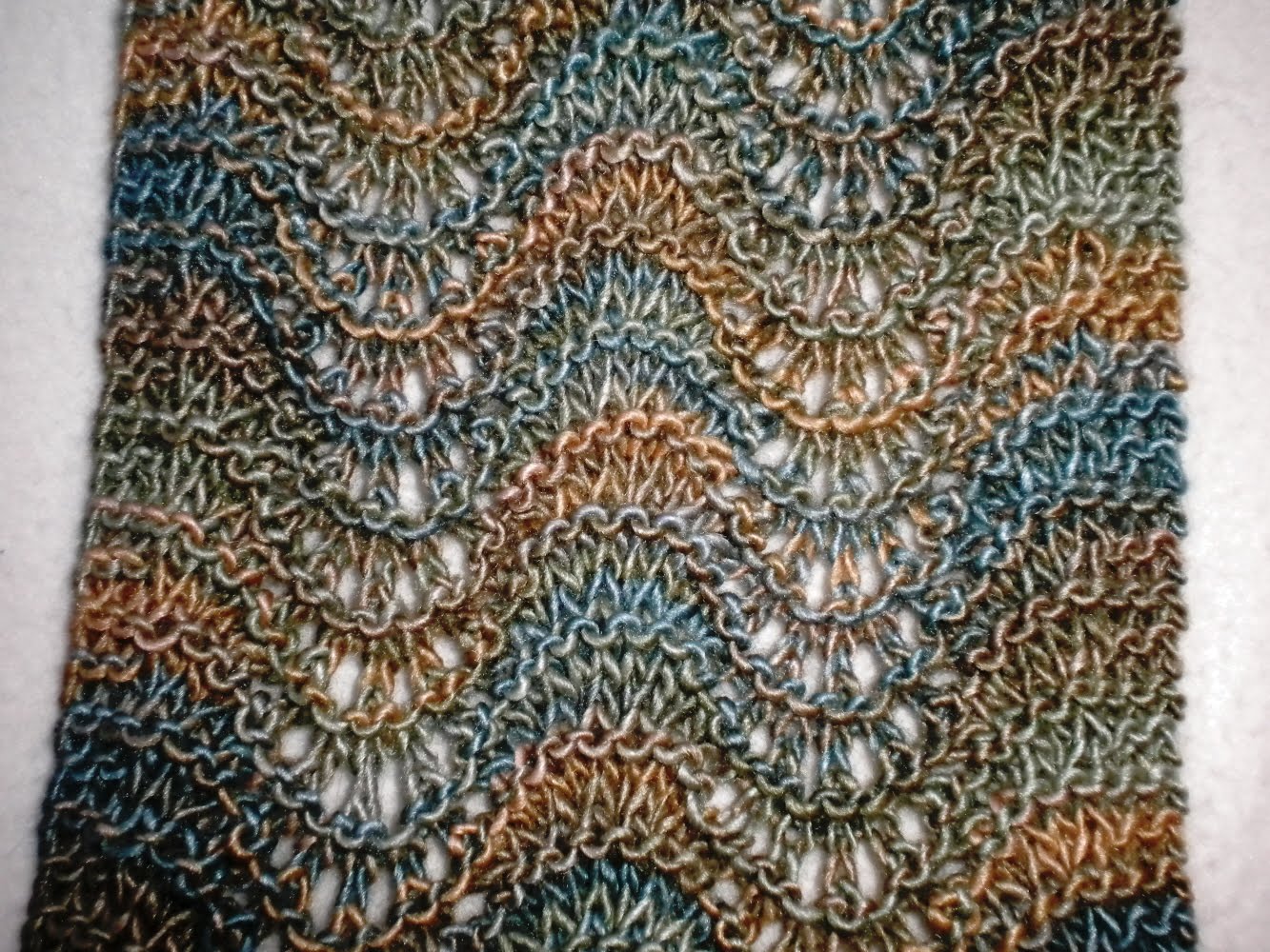 Sherris Jubilee: Feather and Fan Scarf I Finished