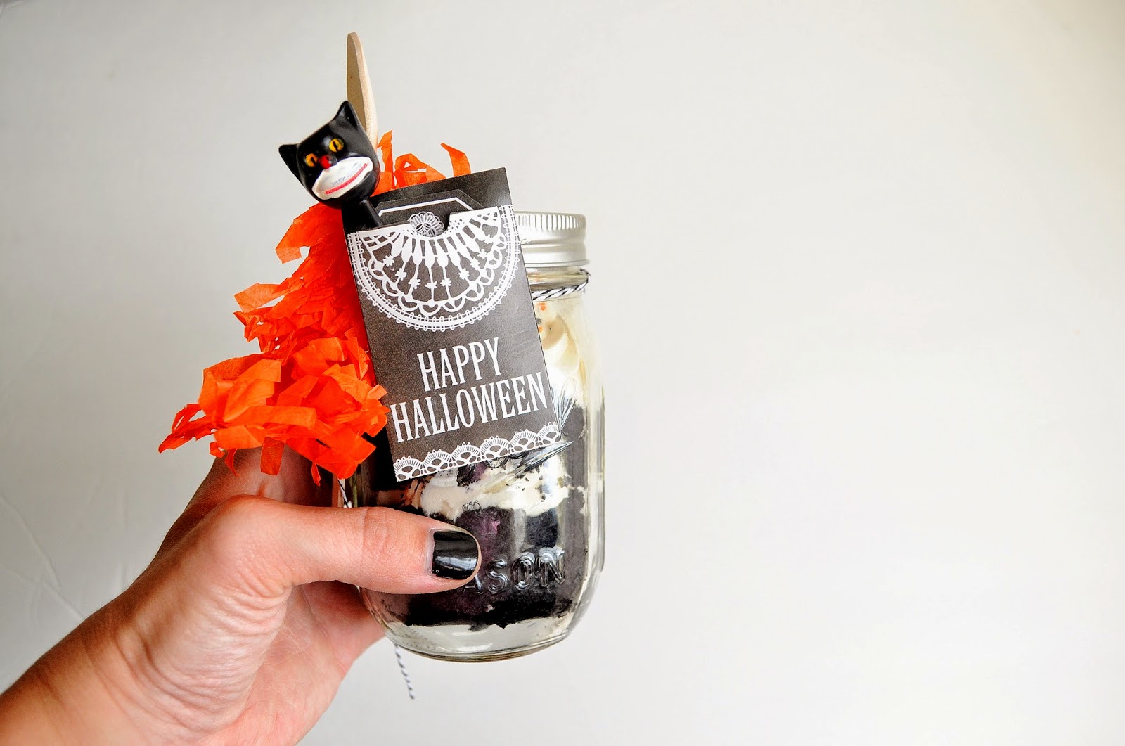 gifting halloween cupcakes in a jar