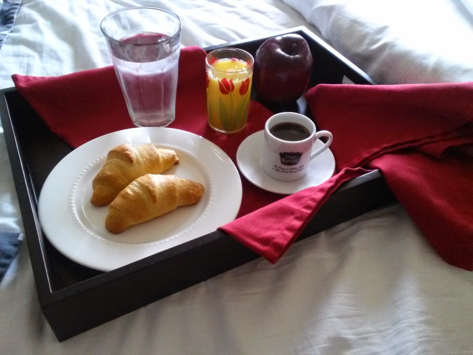 the italiagal Simple Pleasure Sunday Breakfast in Bed