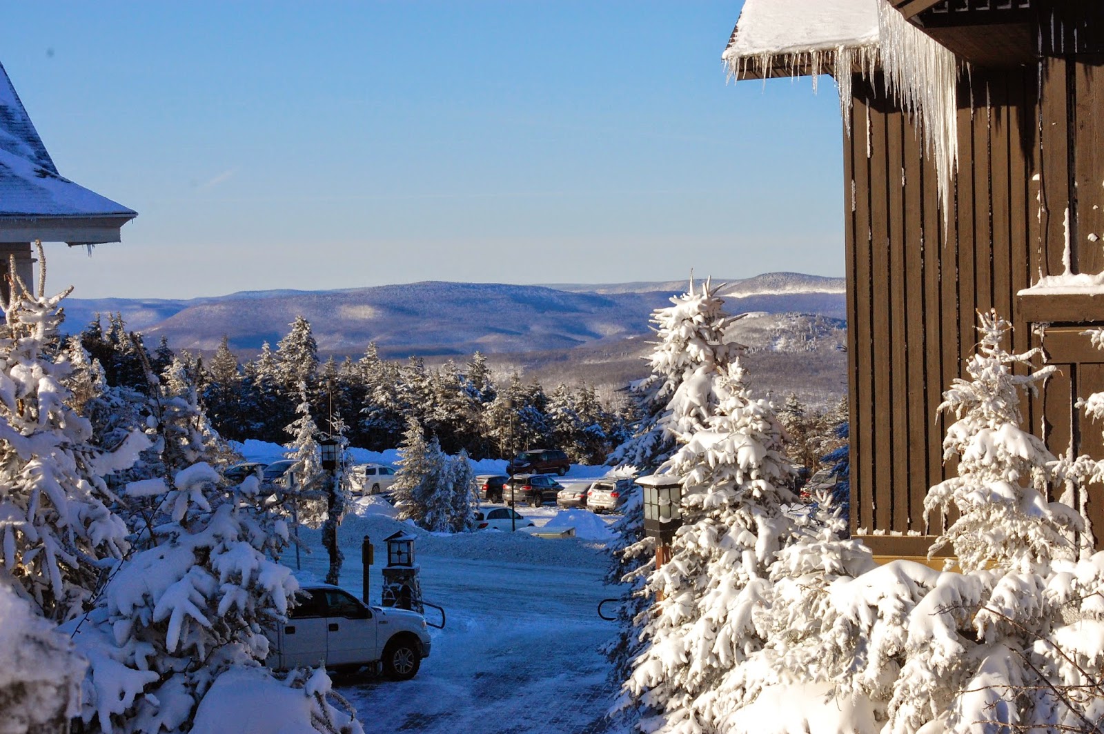 LauraandLucy Snowshoe Mountain Ski Adventure