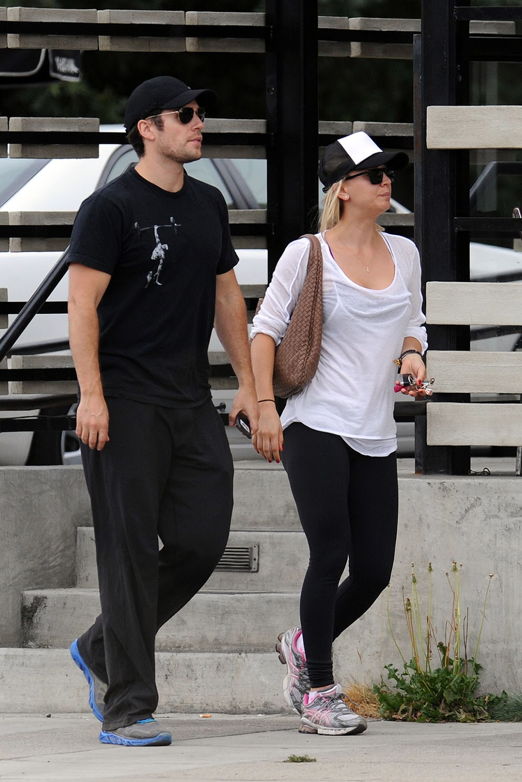 Kaley Cuoco hot stills HIGH RESOLUTION PICTURES