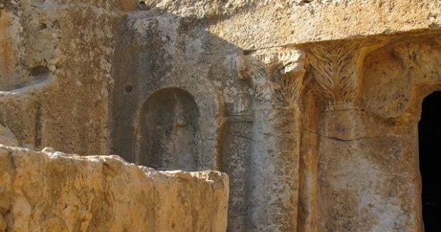 شاهد بالصور كهف أهل الكهف في عمان من سورة الكهف شاهد بالصور كهف أهل الكهف في عمان من سورة الكهف
