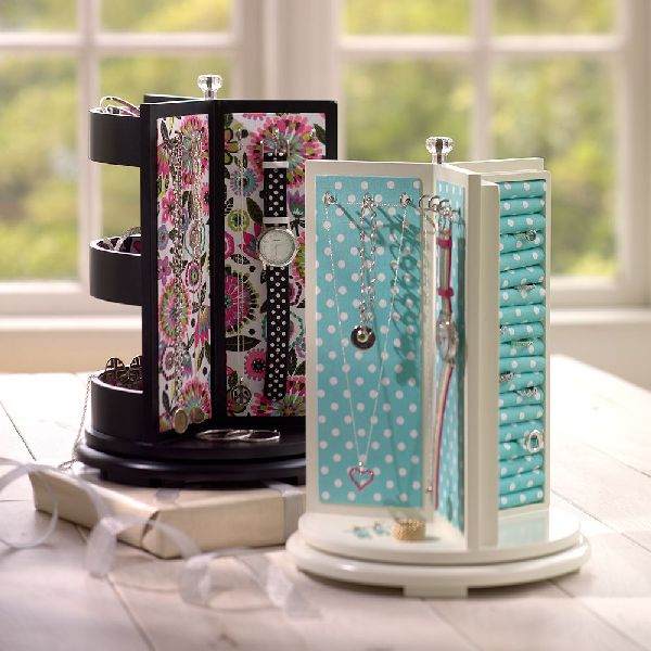 Leave me on the catwalk Jewellery storage