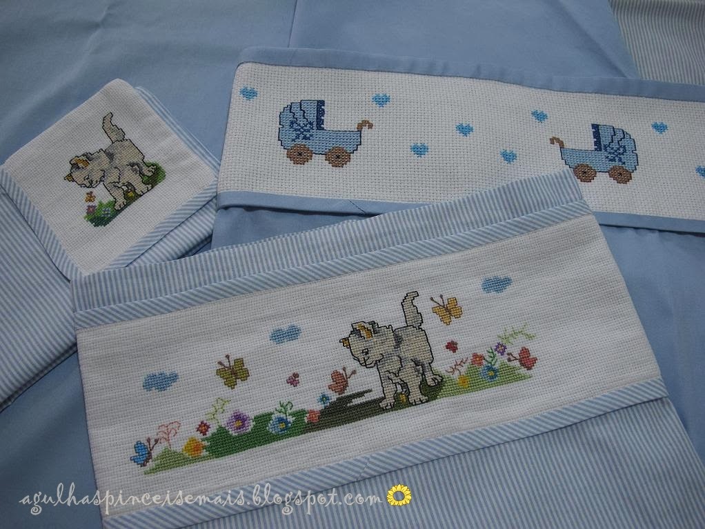 Agulhas e Pinceis: Lençóis de moisés bordados em ponto cruz