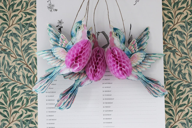 birds5 Honeycombfåglar och en ny vas.