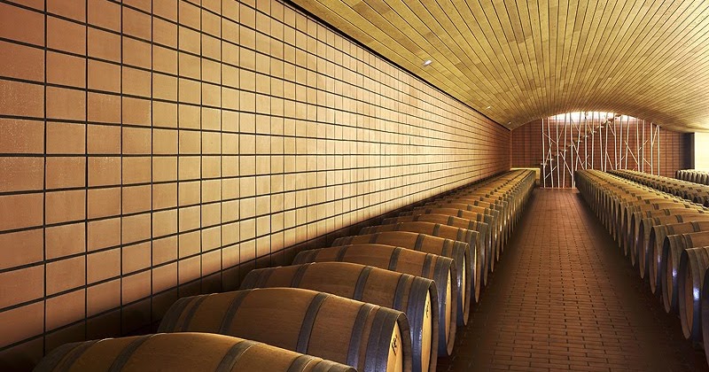 Fernando Salas proyecta la nueva sala de barricas para el vino de