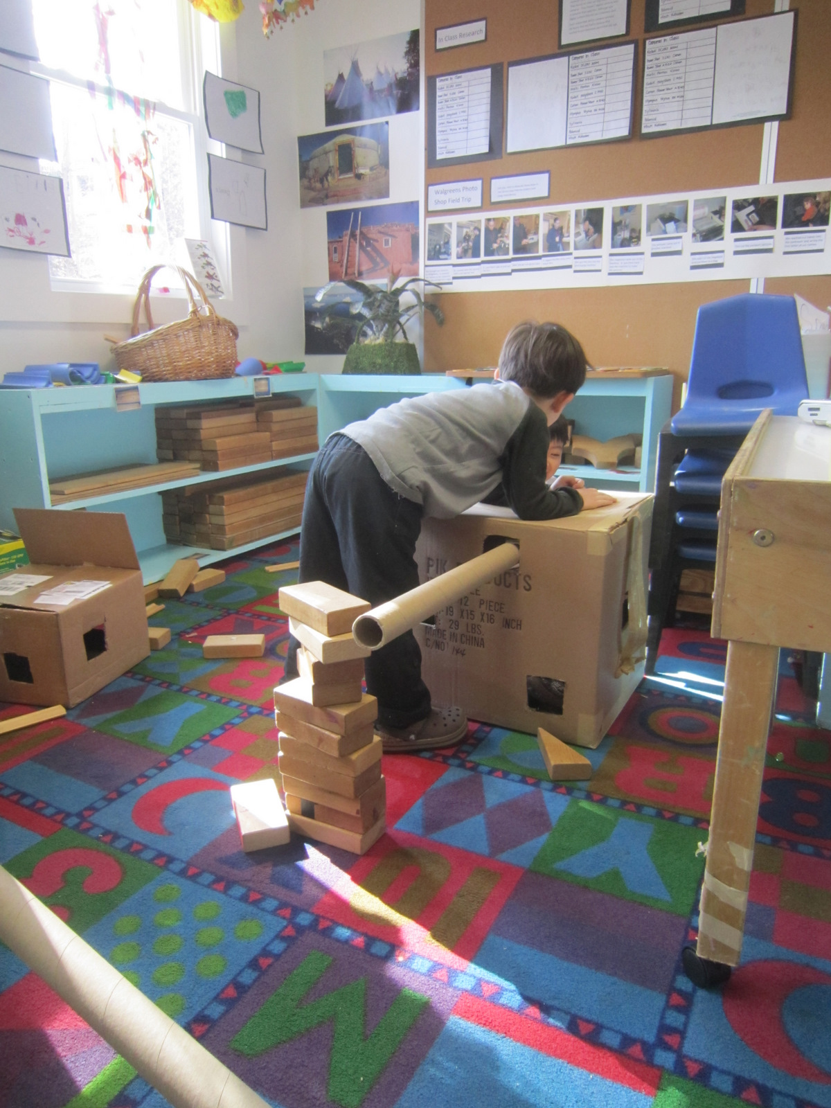Playfully Learning Boxes, tunnels and tubes