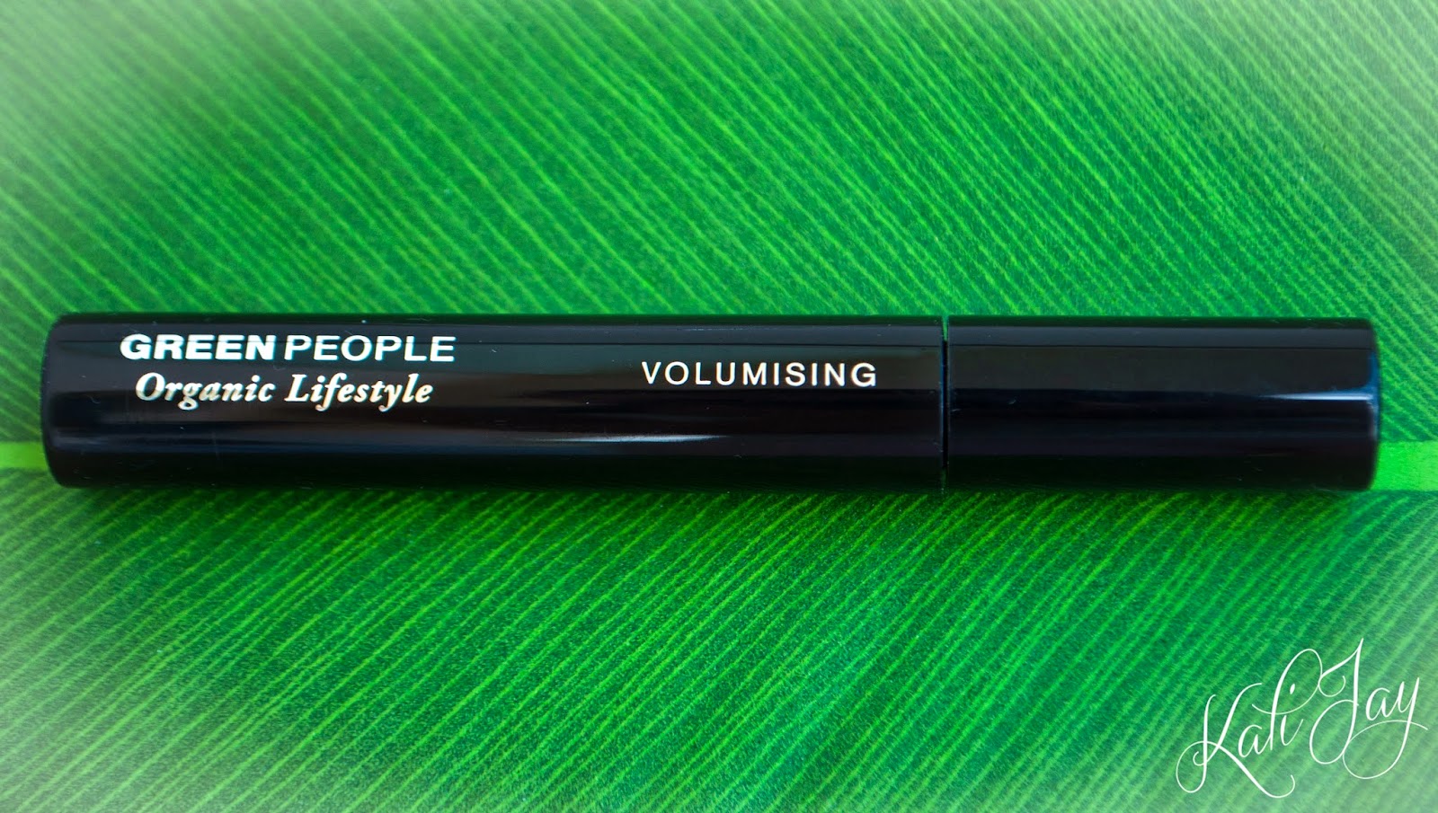 Mascara volumizing organic nourishing eyelashes deeply defined meant volumized conditioning while well them leave Chic Me Paris: Green People Organic Volumizing Mascara