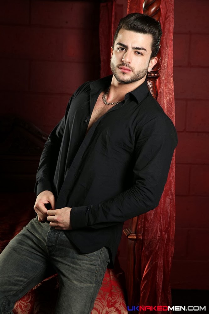 Daily Bodybuilding Motivation: HOT ACTOR AND MODEL HARRY LOUIS