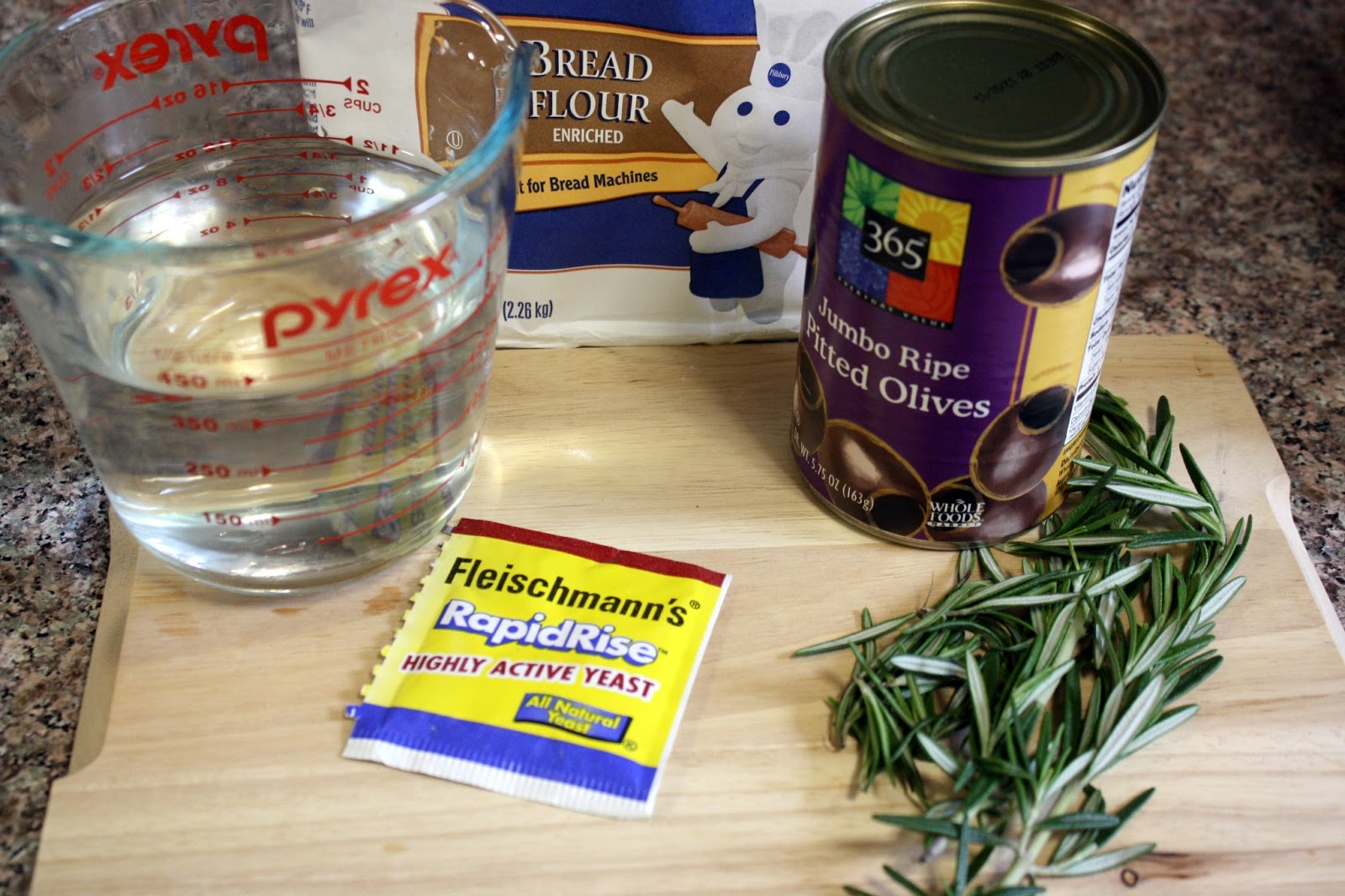 MakeMeals Mama Black Olive & Rosemary Bread