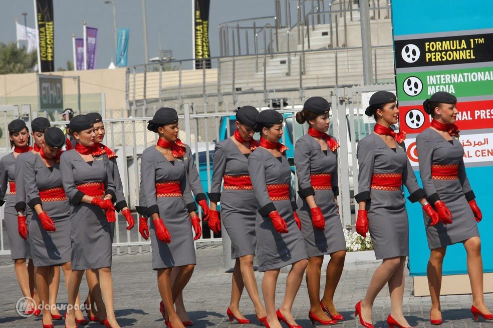 Etihad Airways Flight Attendants in Formula One - World stewardess Crews