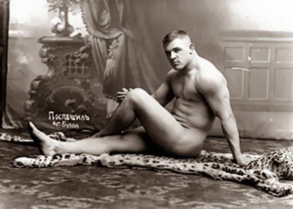 Vintage nude men wrestling - Porn archive