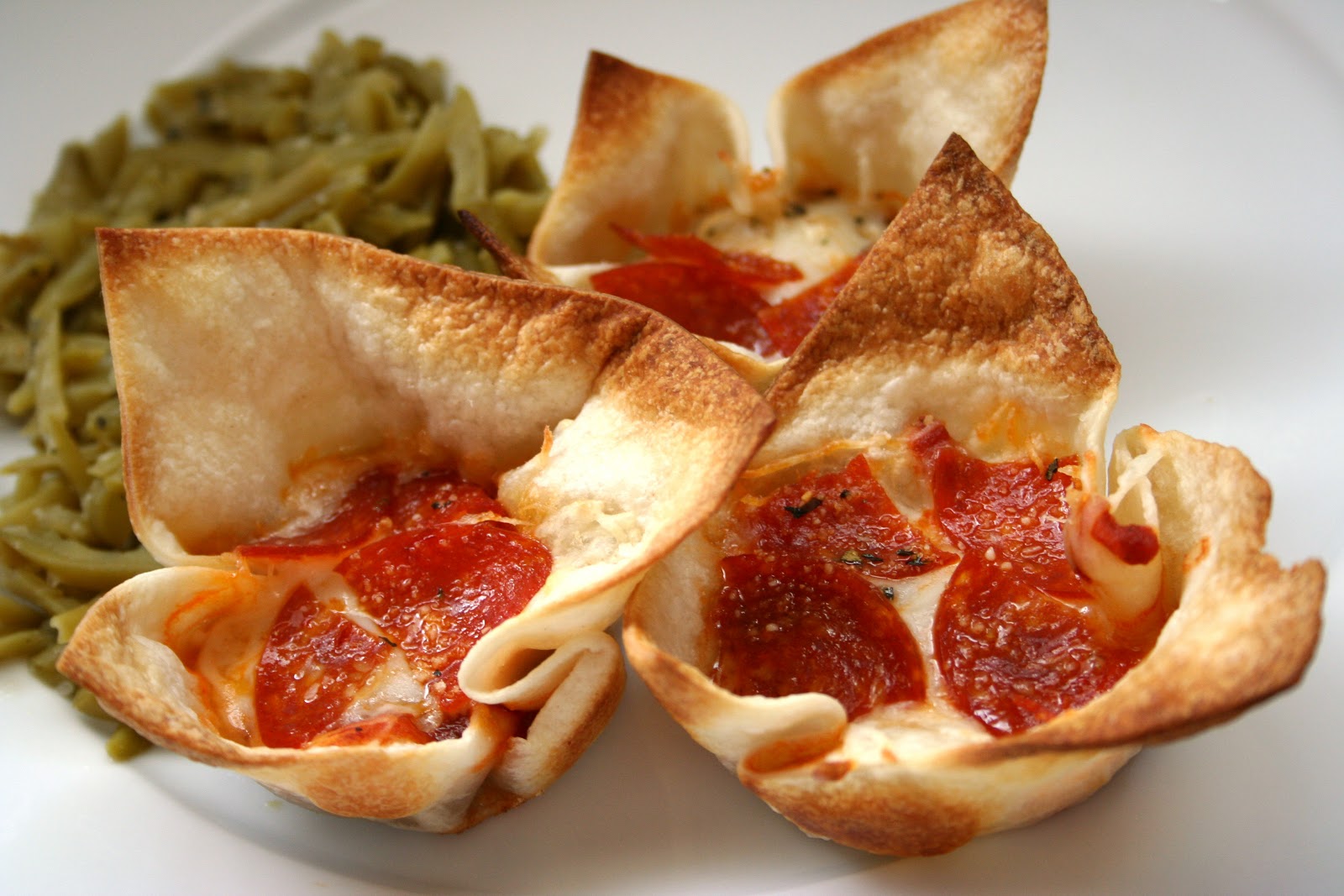 Tortilla Pizza Cups and Easy Garlic Green Beans
