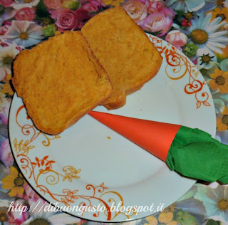 pane arancione ovvero pane di kamut al succo di carota