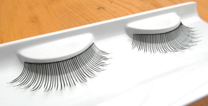 image of affordable false lashes 