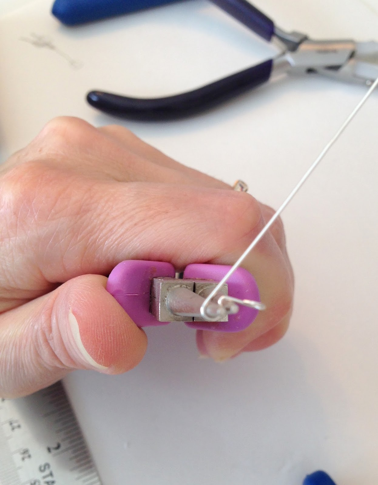 Designed by Donna D How to make kidney ear wires