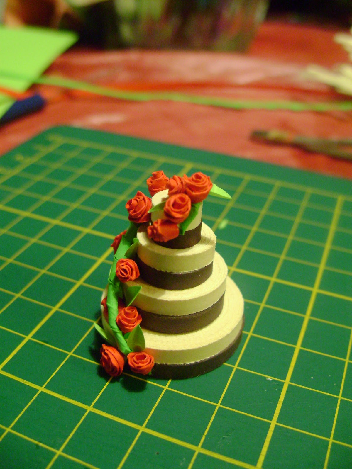 Quilling Me Softly Quilled cake tutorial