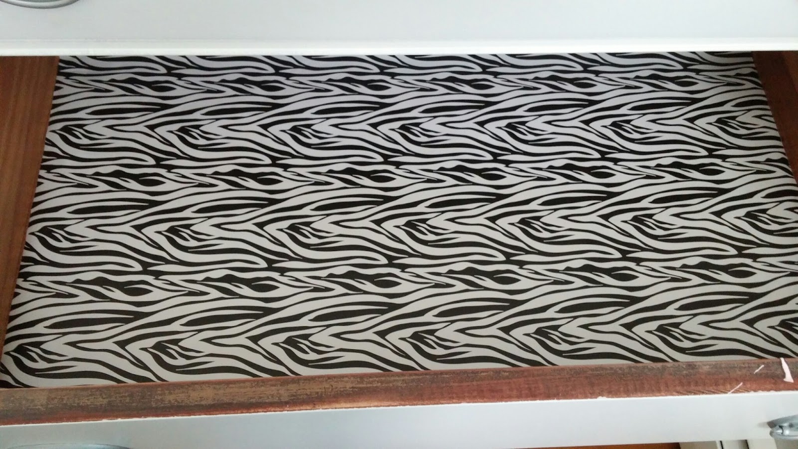 Hydrangeas And Harmony Gray Ombre Dresser