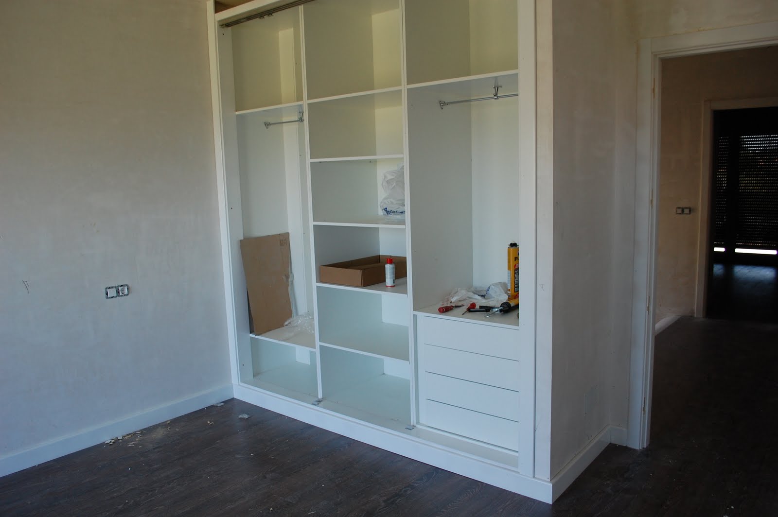 PROMOCIONES E INVERSIONES K2 SL: ARMARIOS.