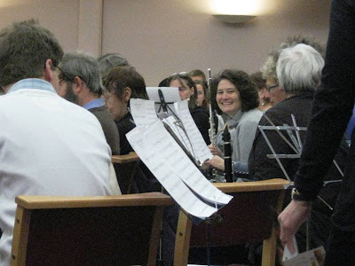 Lola II grinning among the flutes