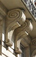 Console avec deux enroulements à volutes, du balcon du 32 rue Saint-Antoine à Paris