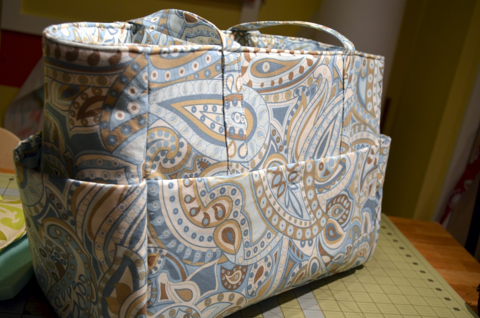 Sewplicity TUTORIAL Diaper Bag Goes Camera