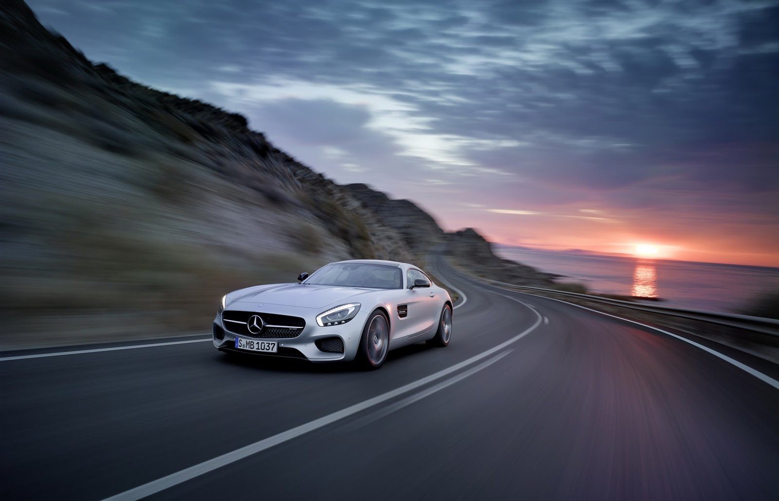 Mercedes-AMG-GT-Carscoops50.jpg