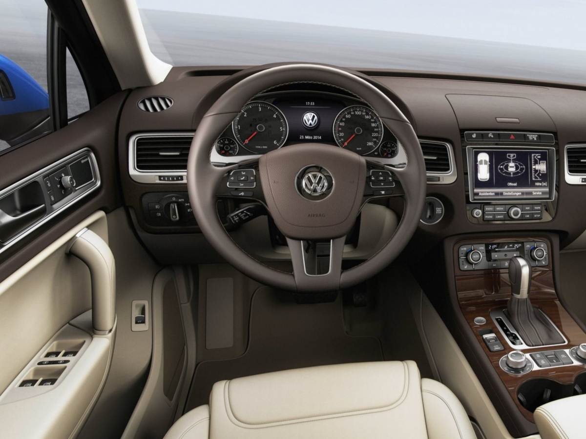 Salão de Pequim 2.014 - Página 3 Nova-Volkswagen-Touareg-2015-interior+(2)