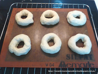 Bagels formados antes de cocer