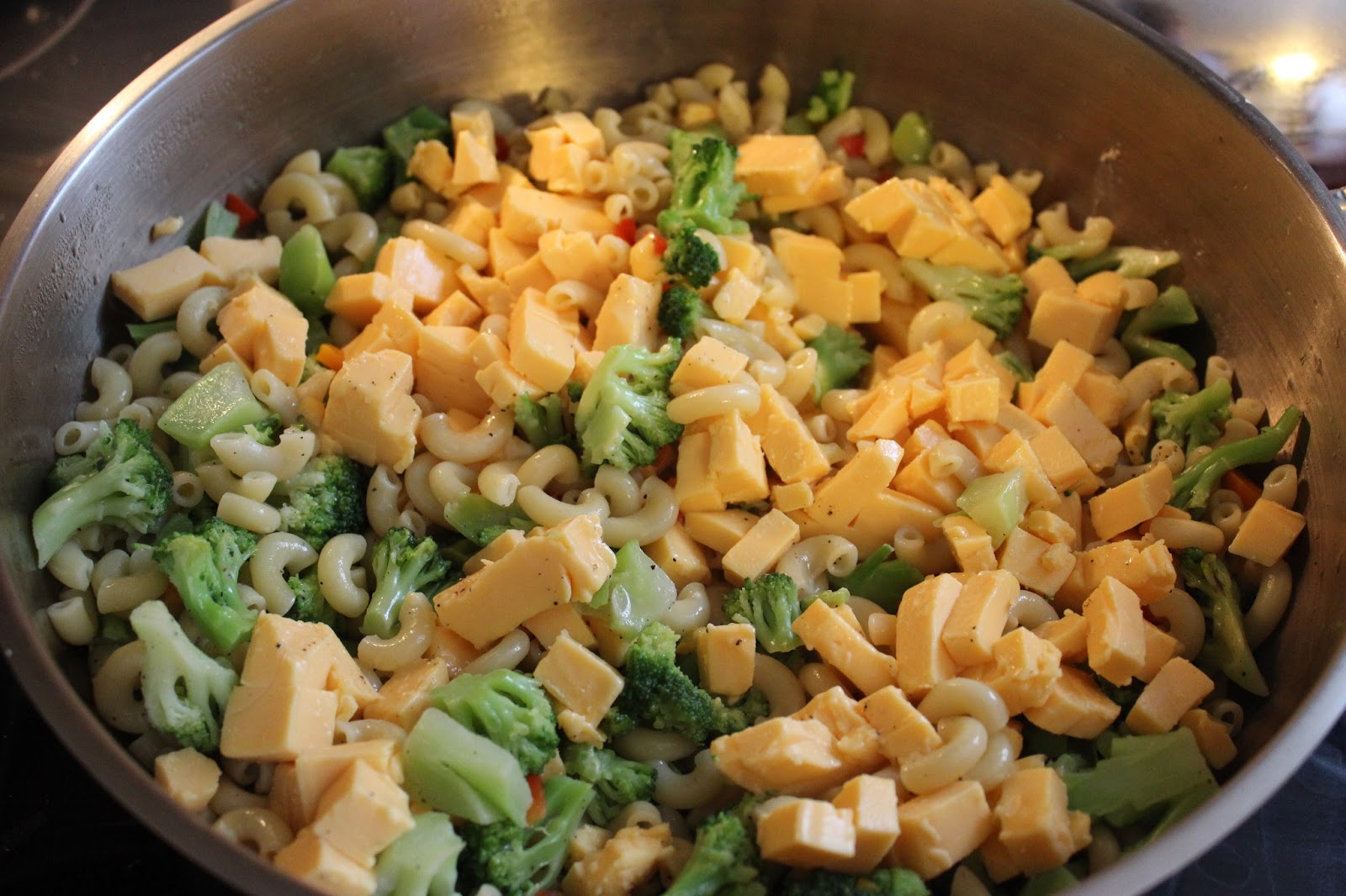 Sweet Tea and Cornbread Broccoli Chicken Mac and Cheese!