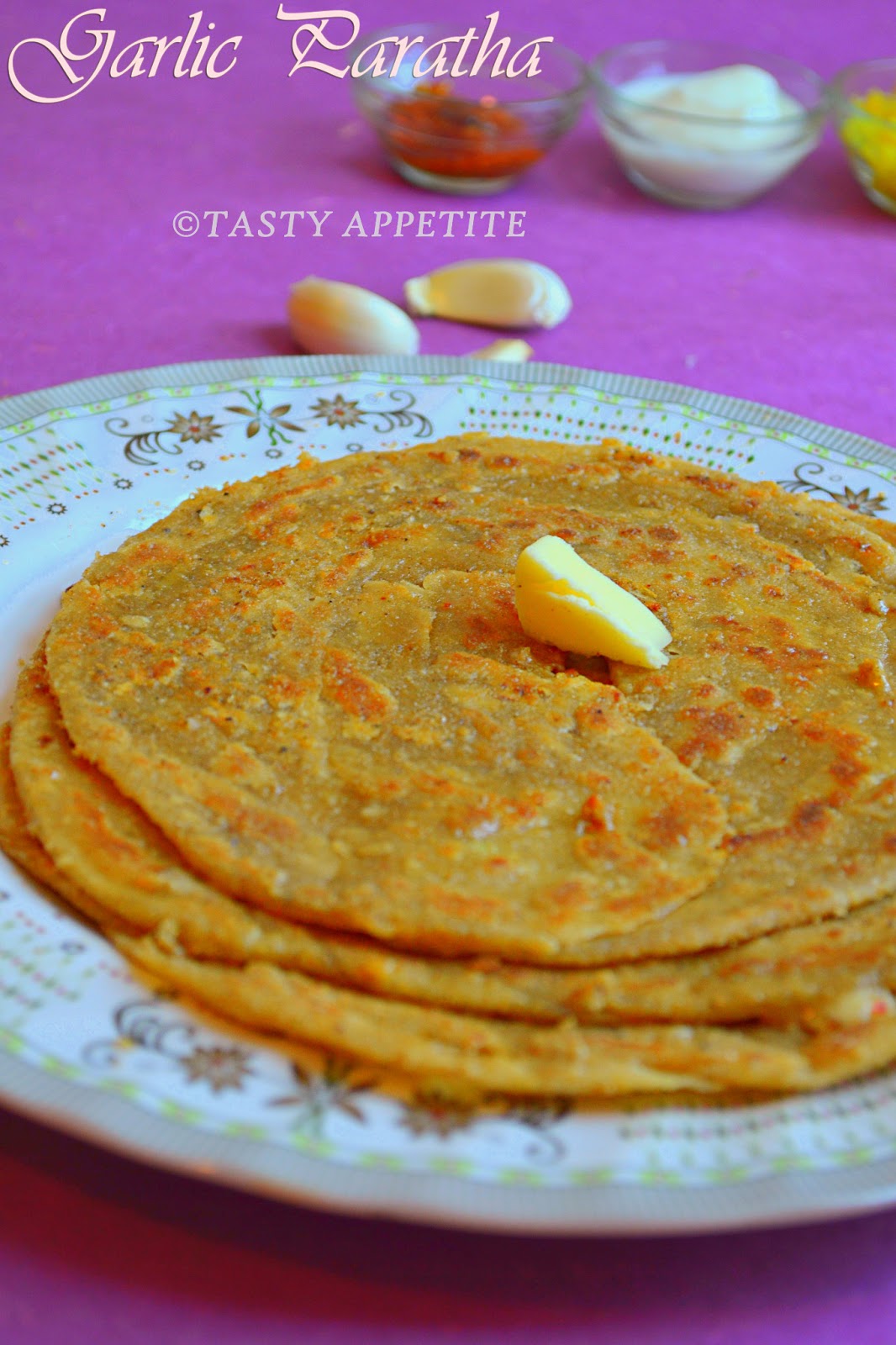 How to make Garlic Paratha / Indian Garlic Bread / Step-by-step Recipe: