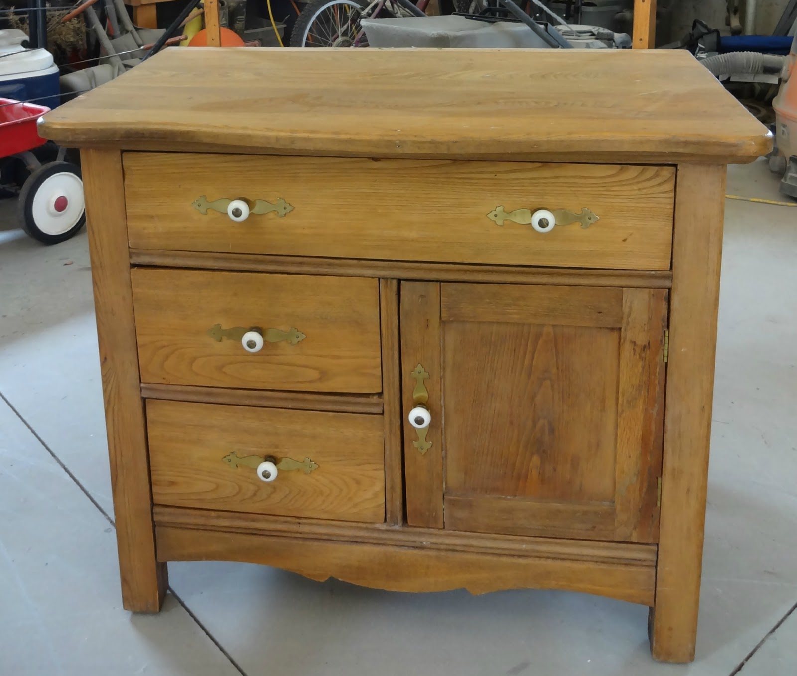 {createinspire} Antique Wash Stand