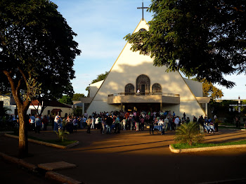 DOMINGO DE PASCOA NA PARÓQUIA