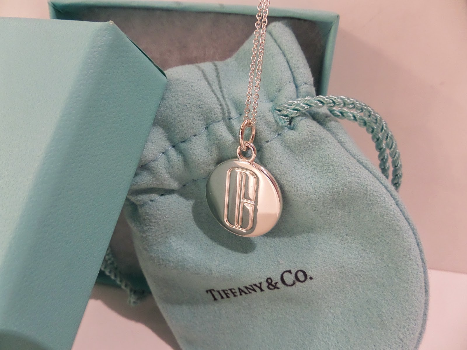 Vancouver Luxury Designer Consignment Shop 二手奢侈品寄卖店 Shop Consign