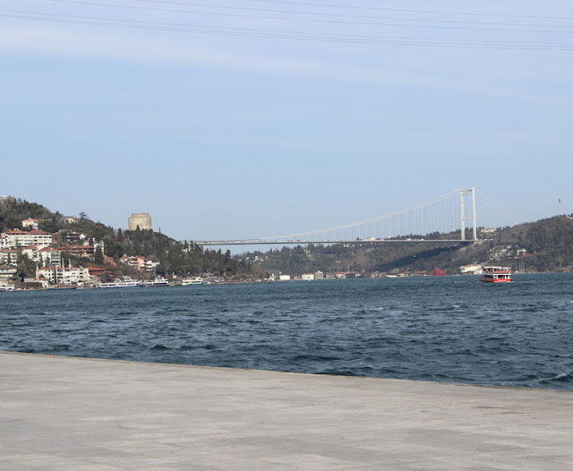 Rumeli Hisarı ve Fatih Sultan Mehmet Boğaz Köprüsü