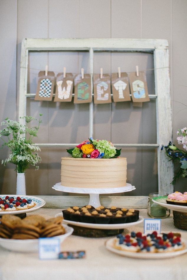 cocoa &amp; fig Rustic Outdoor Wedding Mini Dessert Table