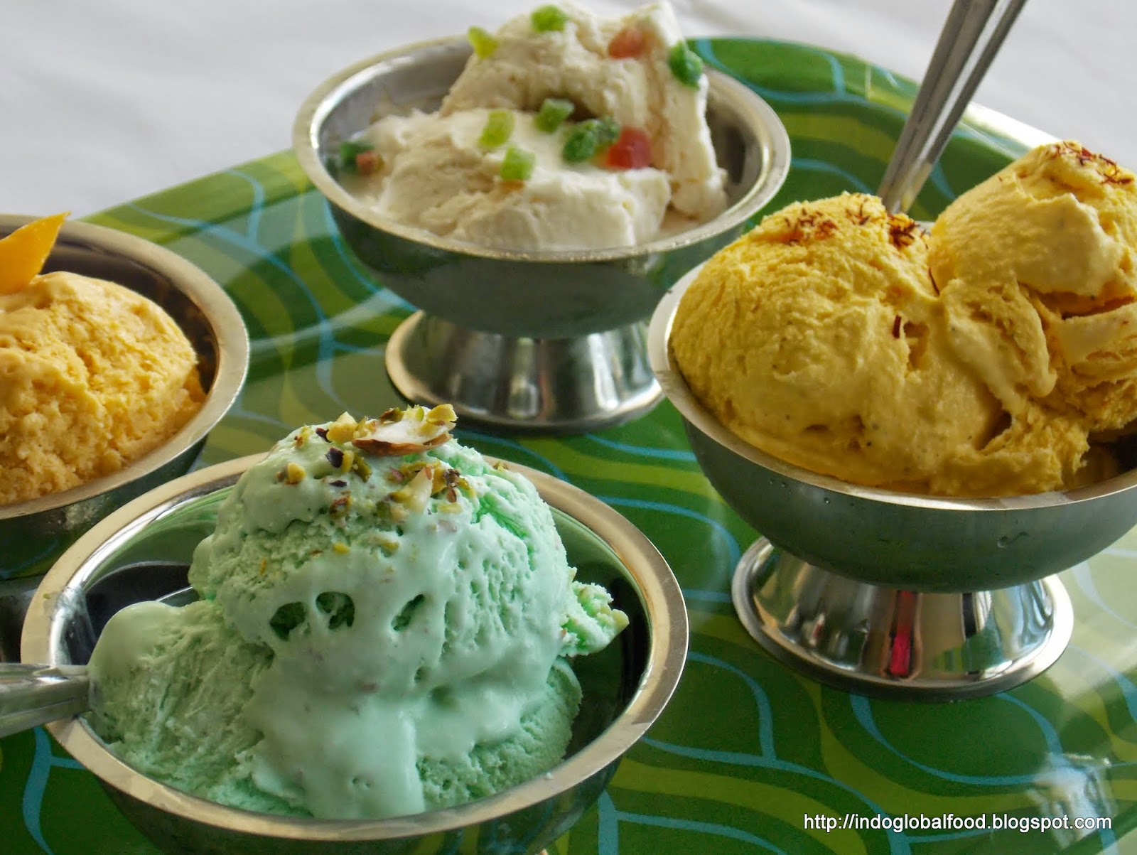 Eggless Homemade Ice Cream Recipe