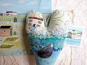 PRETTY SEASIDE TEXTILE ART HEARTS