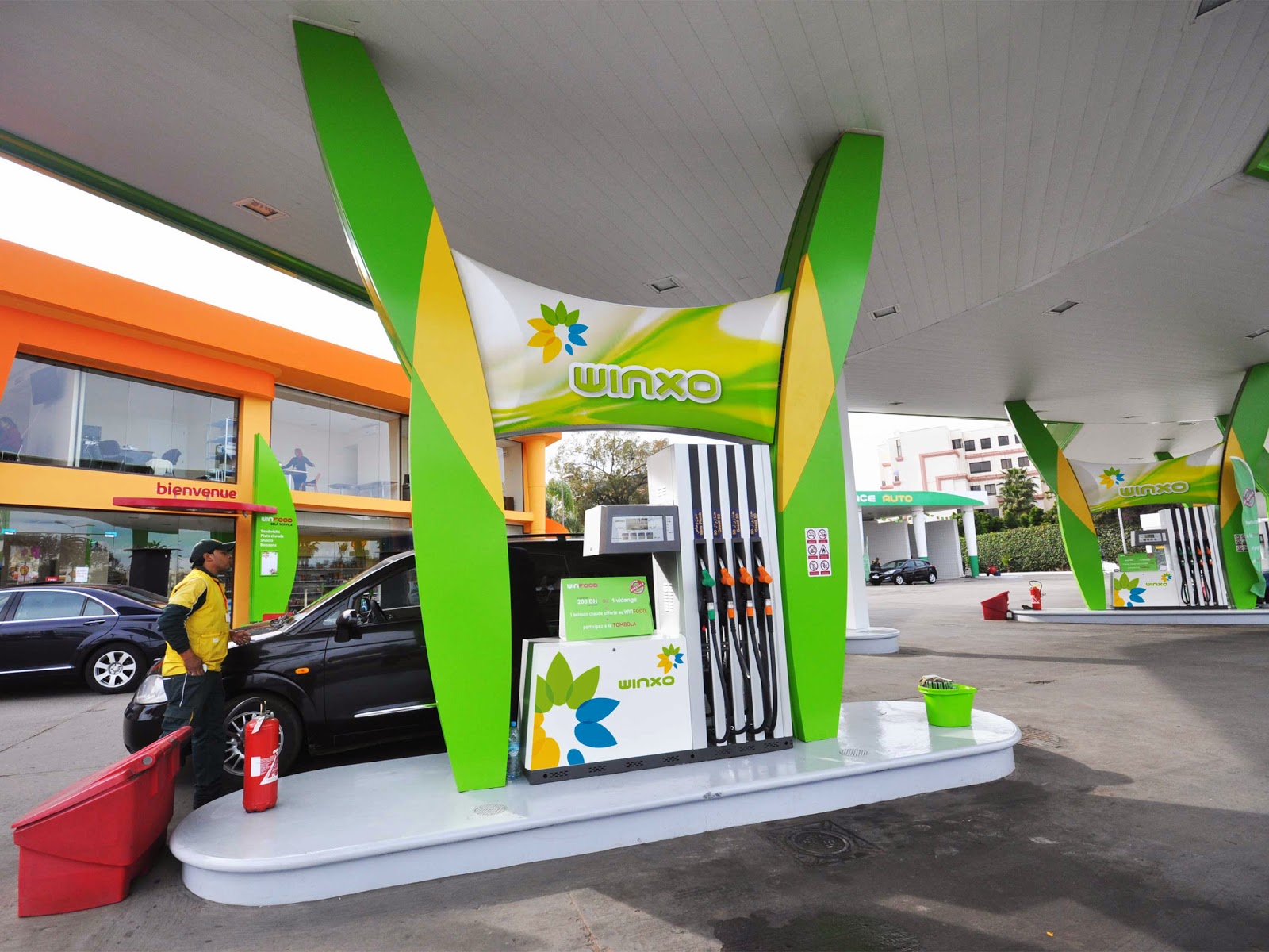 A bold reimaging of both the forecourt and shop identity was necessary to challenge incumbents Shell, Total and Afriquia and to position Winxo as a local brand of international repute.
