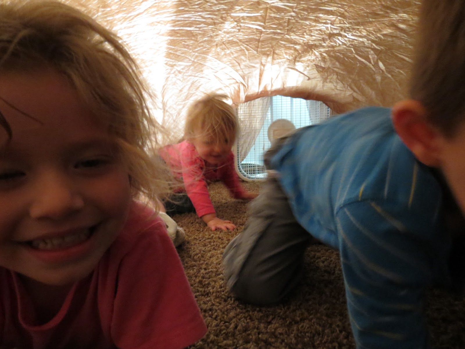 willworkforhugs Sheet Fort Using a Box Fan