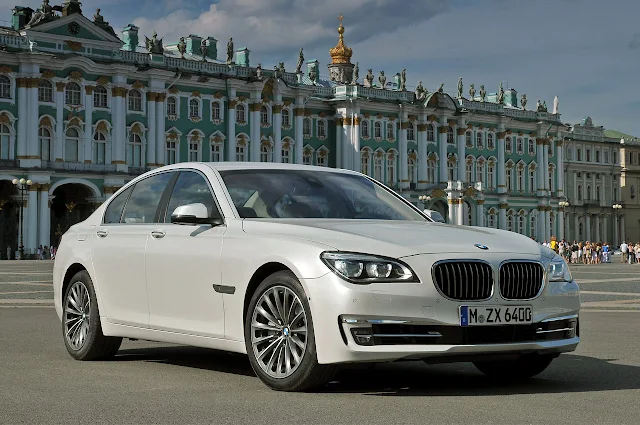 The new BMW 7 Series front side